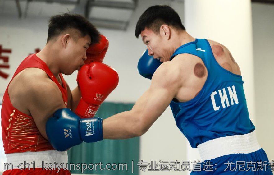 专业运动员首选：尤尼克斯李宁2026羽毛球拍新品推荐